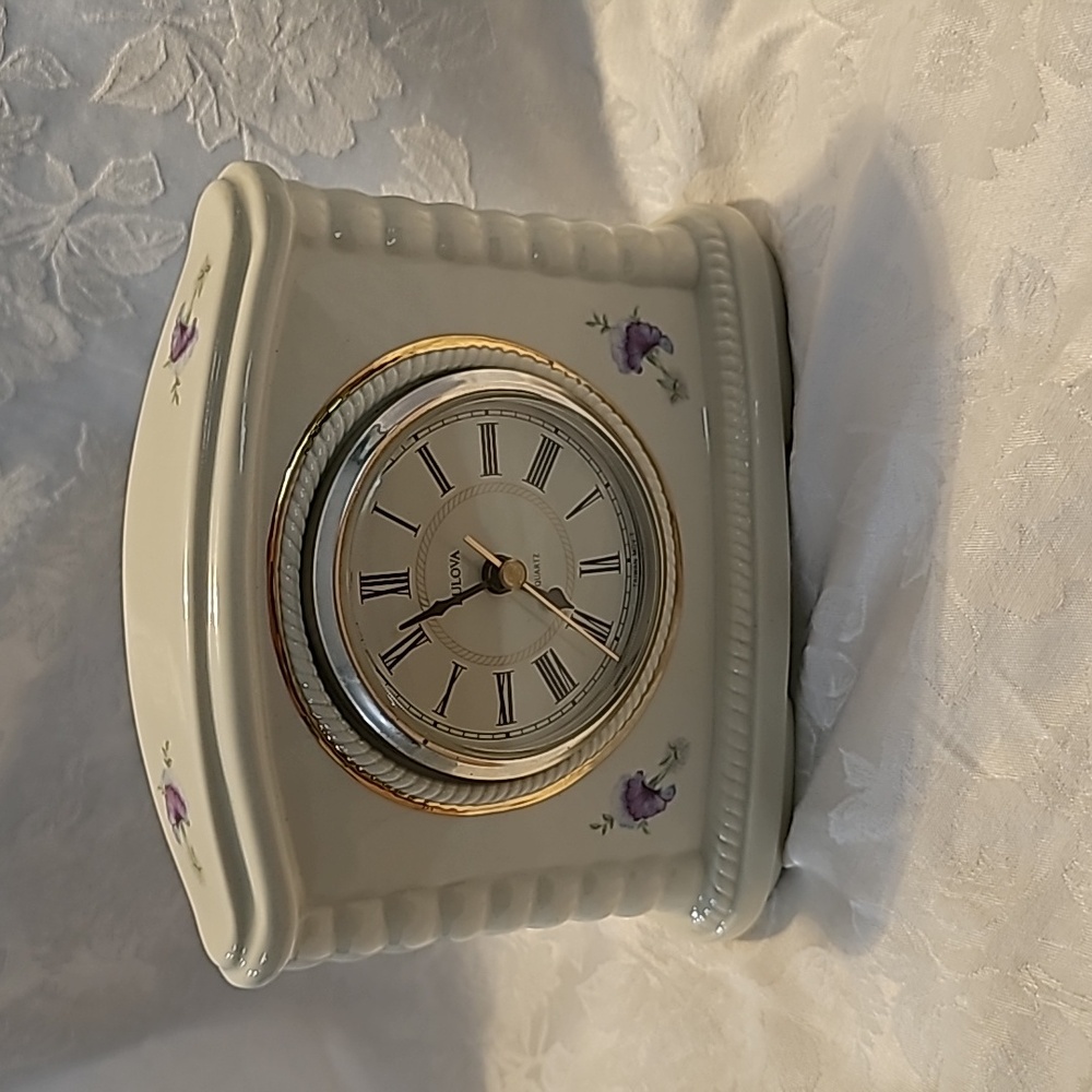 Bulova Quartz Porcelain White Floral Decorative Mantle Desk Clock.